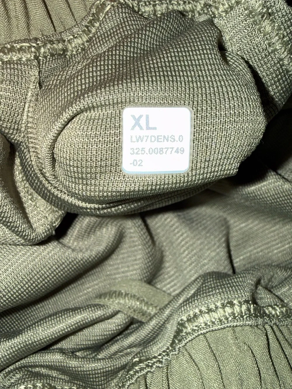 Lululemon Shake It Out High-Rise Running Short 2.5"
Bay Leaf XL - Picture 7 of 8